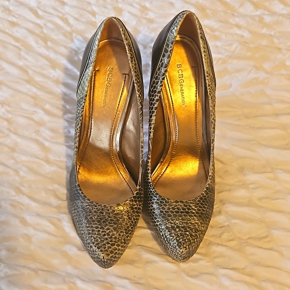 BCBGeneration platform stiletto   sz 10 - Picture 3 of 7